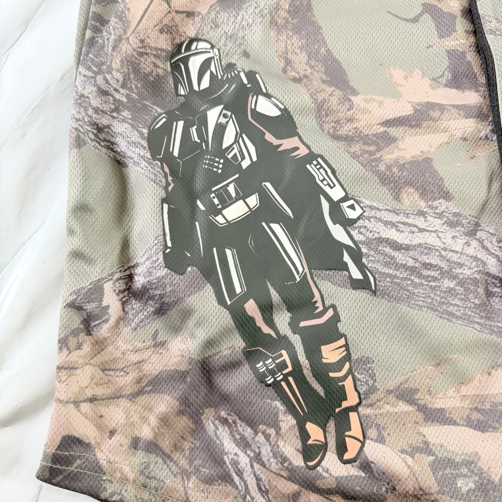Star Wars The Mandalorian Camo Baseball Jersey Medium M Mando Mythosaur NWT - Picture 7 of 8